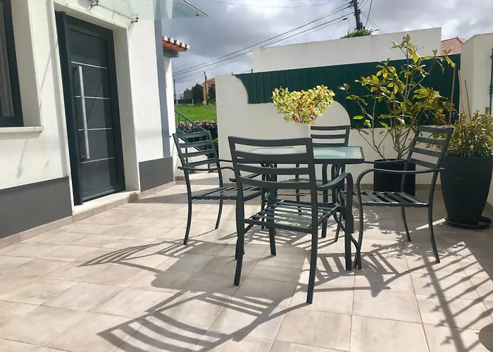 Semesterbostad Casa Patio Enxara do Bispo